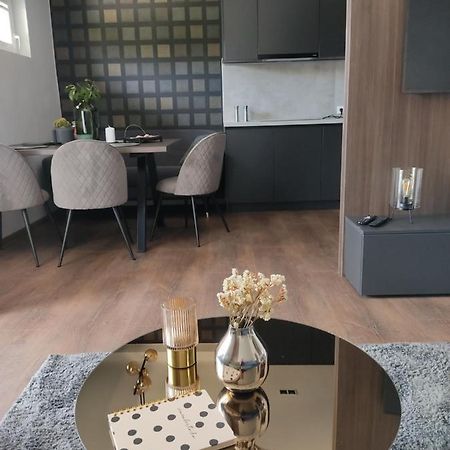 Avisi Home เทรบินเย ภายนอก รูปภาพ
