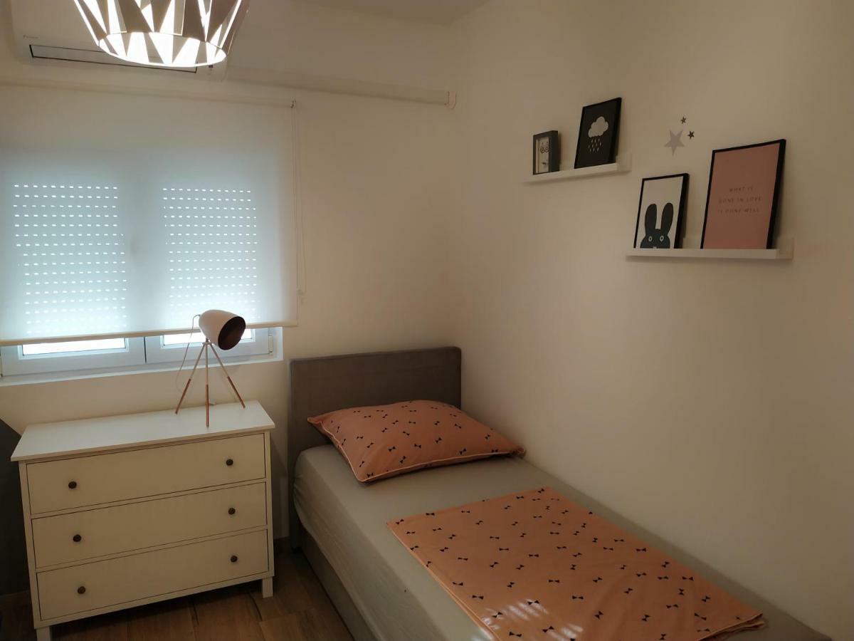 Avisi Home เทรบินเย ภายนอก รูปภาพ